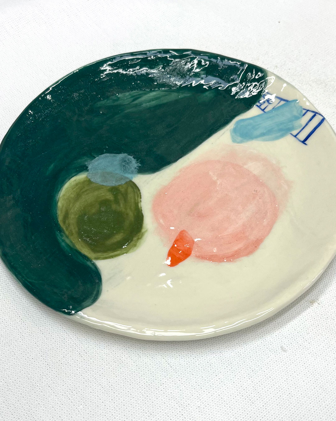 Platos y pintura / Plates and painting