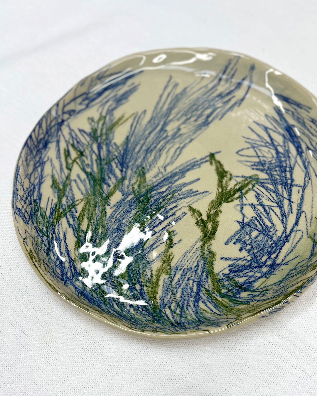 Platos y pintura / Plates and painting